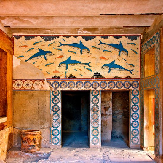 Wall-painting-of-dolphins-at-Knossos-palace,-crete---Greece